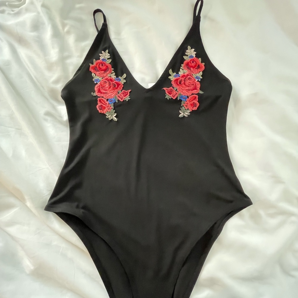 HM Rose Embroidered Black Body Suit